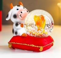 Водяной шар "Бычок с золотой рыбкой" d=4,5 см   (7х6х7см)