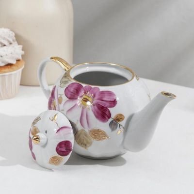 Сервиз чайный «Тюльпан. Пурпуровый цветок», 15 предметов: чайник 750 мл, сахарница 600 мл, сливочник 300 мл, 6 чашек 220 мл, 6 блюдец 15 см