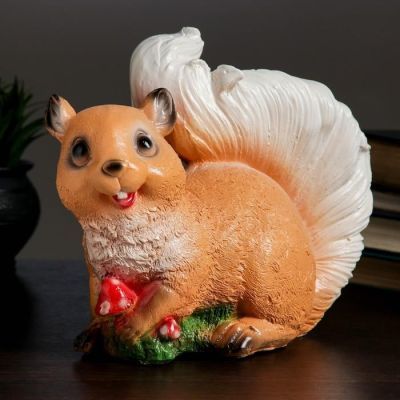 Копилка "Белка с грибочками" 28х23см