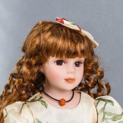 Кукла коллекционная керамика "Оля в платье с цветами и бордовой нижней юбкой" 40 см