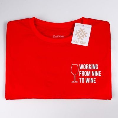 Футболка в банке "WINE" р-р 44-46