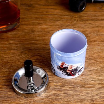 Пепельница бездымная "Девушка с мотоциклом", 6.5х11 см