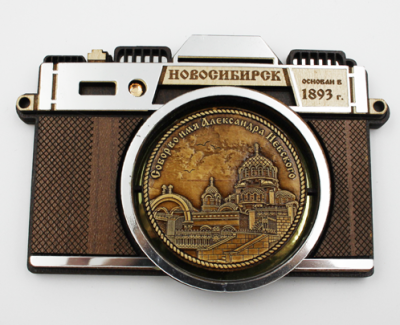 Магнит - фотоаппарат "Новосибирск. Собор А. Невского" (береста)