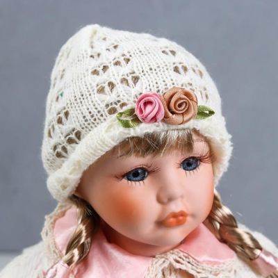 Кукла коллекционная керамика "Алёна в розовом платье и белой вязанной кофте" 30 см