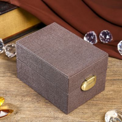 Сувенир из бронзы и янтаря "Кот с мячиком"  6,3 см