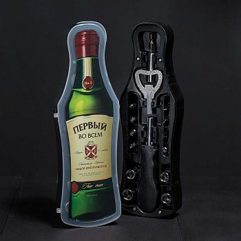 Набор инструментов в бутылке "True man"