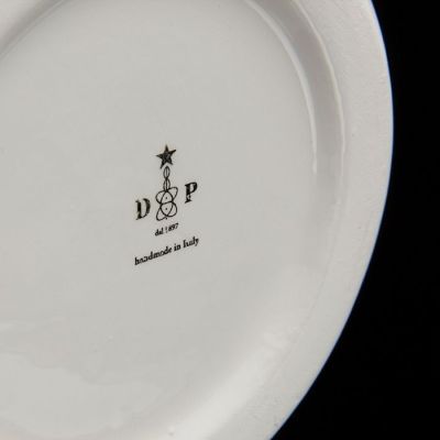 Ваза интерьерная "Россыпь лепестков" белая