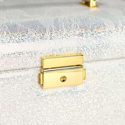 Шкатулка кожзам для украшений "Цветочное кружево" сундучок белая с серебром 14,5х22х16,5 см   519100