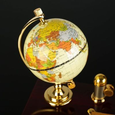 Набор настольный 8в1 (блок д/бумаг,часы, подстав.д/визит-ц, скрепочн.,глобус, нож+лупа,ручка)