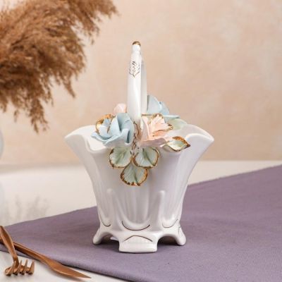 Конфетница "Подарочная", белая, цветная лепка, 22 см, микс