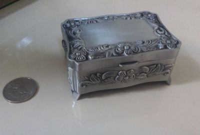 Шкатулка из белого металла А-6 (9х6х4см)