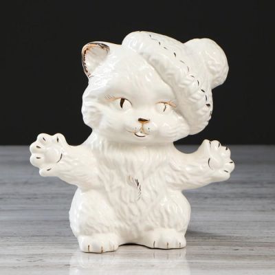 Копилка "Котенок", с шапочкой, декор золотистый, 20 см