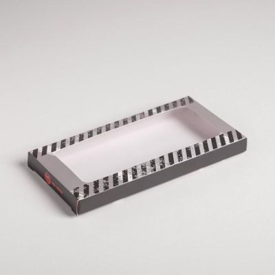 Коробка для шоколада «Настоящему мужчине», с окном, 17,3 × 8,8 × 1,5 см