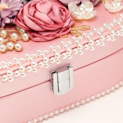 Шкатулка кожзам для украшений "Цветы с жемчугом" розовый перламутр 6,5х13,5х22,5 см