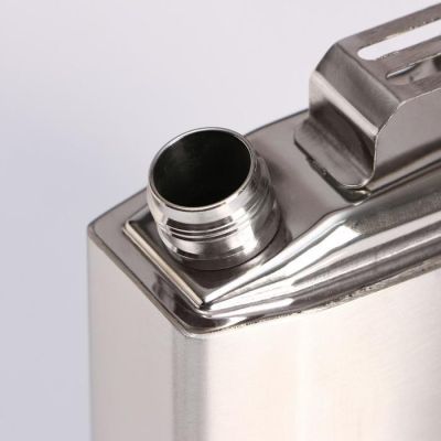 Фляжка 540 мл, в виде канистры, в коричневом чехле с гербом СССР, металл