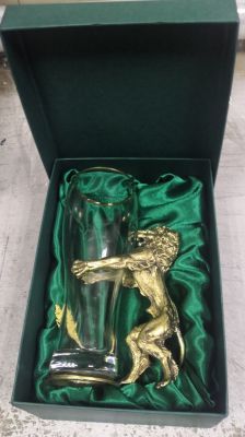 Пивной бокал со львом из латуни в подарочной коробке