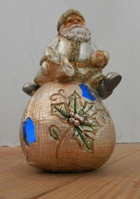 Дед Мороз на мешке с подарком (с подсветкой)