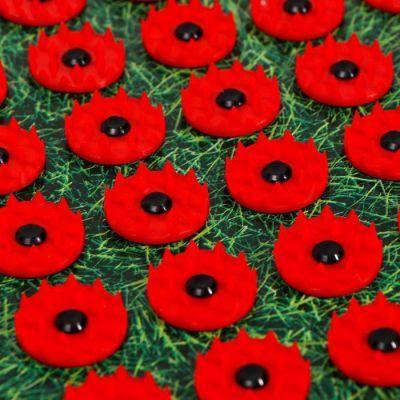 Аппликатор "Кузнецова - Любимой маме", 70 колючек, плёнка, 23х32 см, красный