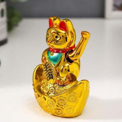 Маятник пластик "Манэки-нэко на слитке золота" от батарейки 1ААА 10,5х7,5х4,5 см