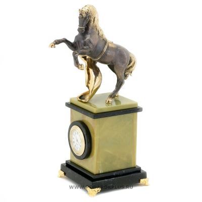 Часы "Конь с попоной" №22 (камень змеевик офиокальцит)