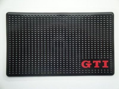 Коврик на панель антискользящий GTI (15х9)