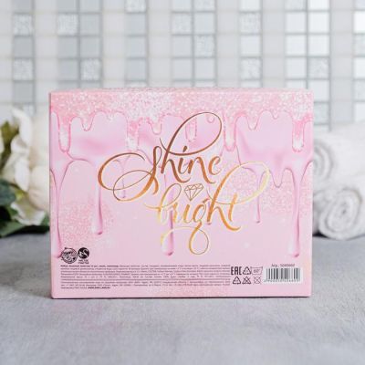 Набор Shine bright мыльные лепестки, мыло, полотенце