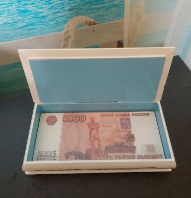 Шкатулка-купюрница "5000 рублей" (лаковая)