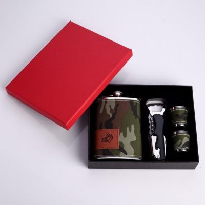 Подарочный набор 4 в 1 "Хаки": фляжка 270 мл, нож сомелье, 2 рюмки, 17х23 см, микс