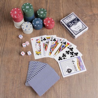 Набор шахмат с покером, 100 фишек, 2 колоды, 5 кубиков 1,3×1,3 см, пешка 2 см, ферзь 4,5см