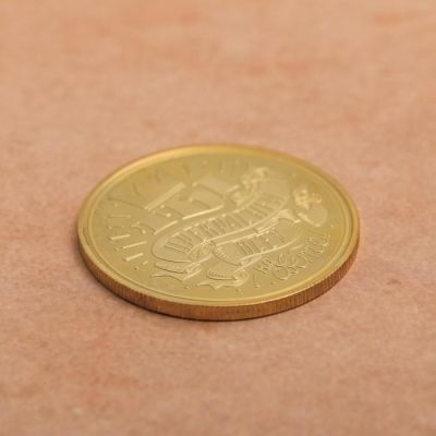 Монета "Ты прекрасней всех на свете!", диам 4 см, 7 х 8 см