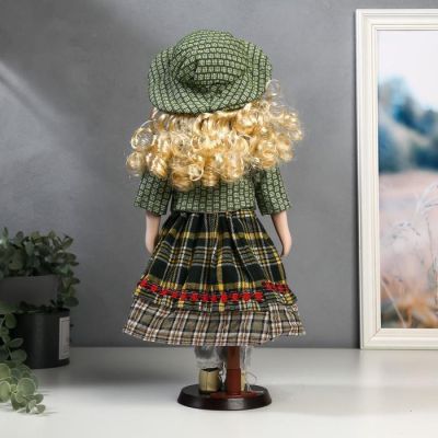 Кукла коллекционная керамика "Блондинка с кудрями, зелёный наряд" 40 см