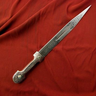 Кинжал сувенирный"Ирбис" №1 (наборный-кожа/мельх.)