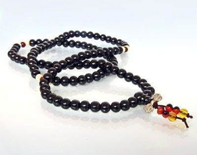 Чётки буддийские 108 бусин 8 мм (черное дерево с Ваджрой - символ активности)  