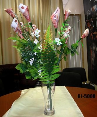 Букет с деньгами "5000руб" в вазе (высота-43см)