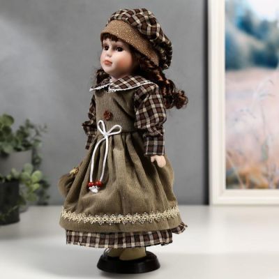 Кукла коллекционная керамика "Ника в оливковом сарафане и платье в клетку" 30 см