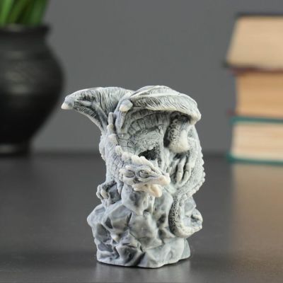 Сувенир "Дракон на камне " 8,5см