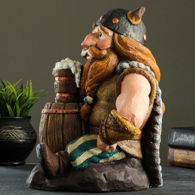 Копилка "Викинг с кружкой Феху" 26х25х29см