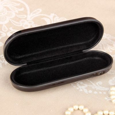 Футляр для очков, отдел на клапане, цвет чёрный