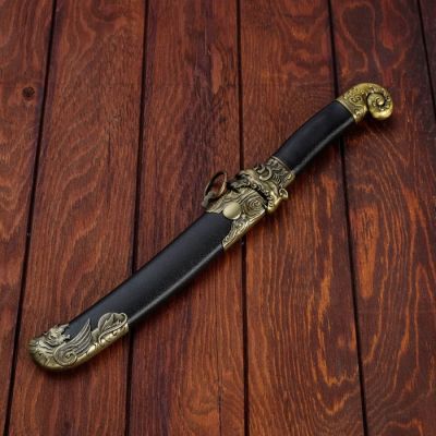 Кинжал, на ножнах мифическое чудище, под старое зол, рукоять черн, 40см