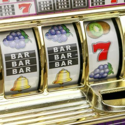 Копилка пластик "Игровой автомат" от 2АА, 21,5х12,5х10,2 см