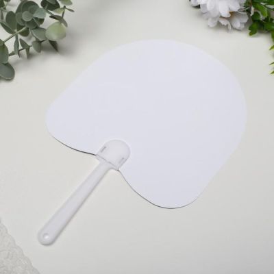 Веер-опахало "Белые лилии - Слушай сердце" 21х13 см