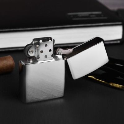 Зажигалка бензиновая «Настоящему герою»