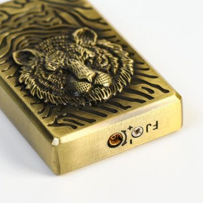 Зажигалка газовая "Тигр", в подарочной коробке, пьезо, 5,5x3,5 см