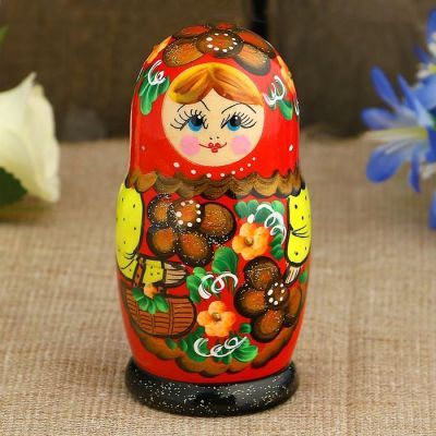 Матрёшка «Золотая корзинка», красный платок, 5 кукольная, 10,5 см