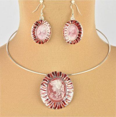 Бусы Комб.материал "Камея" арт. КП043