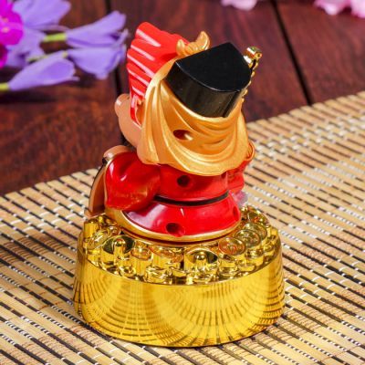 Маятник пластик от солнечной батареи "Гуань-ди с пагодой" 11х8,5х8,5 см