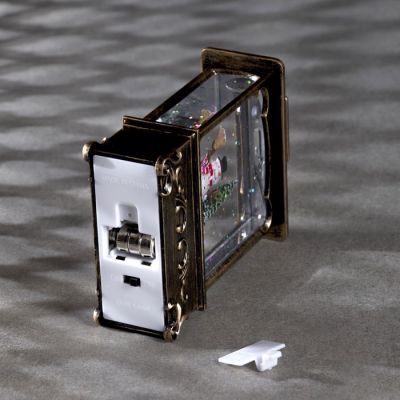 Светодиодная фигура «Фонарь со снеговиком» 7.6 × 13.5 × 3.2 см, пластик, блёстки, батарейки AG13х3, свечение тёплое белое