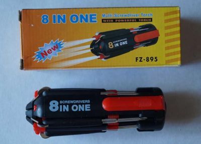 Фонарь с набором отверток 6 в 1