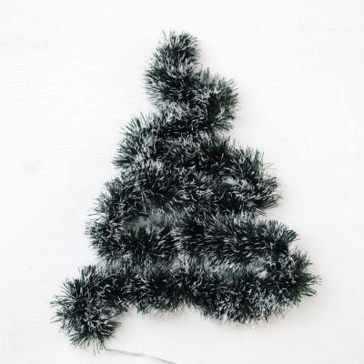 Гирлянда «Мишура» 1 м роса, IP20, зелёно-белая нить, 22 LED, 6 слоёв, d=7 см, свечение мульти, CR2032х2