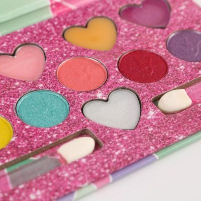 Набор косметики для девочки «Самая классная», тени 5 цветов по 1.3 г, блеск 5 цветов по 0.8 г.